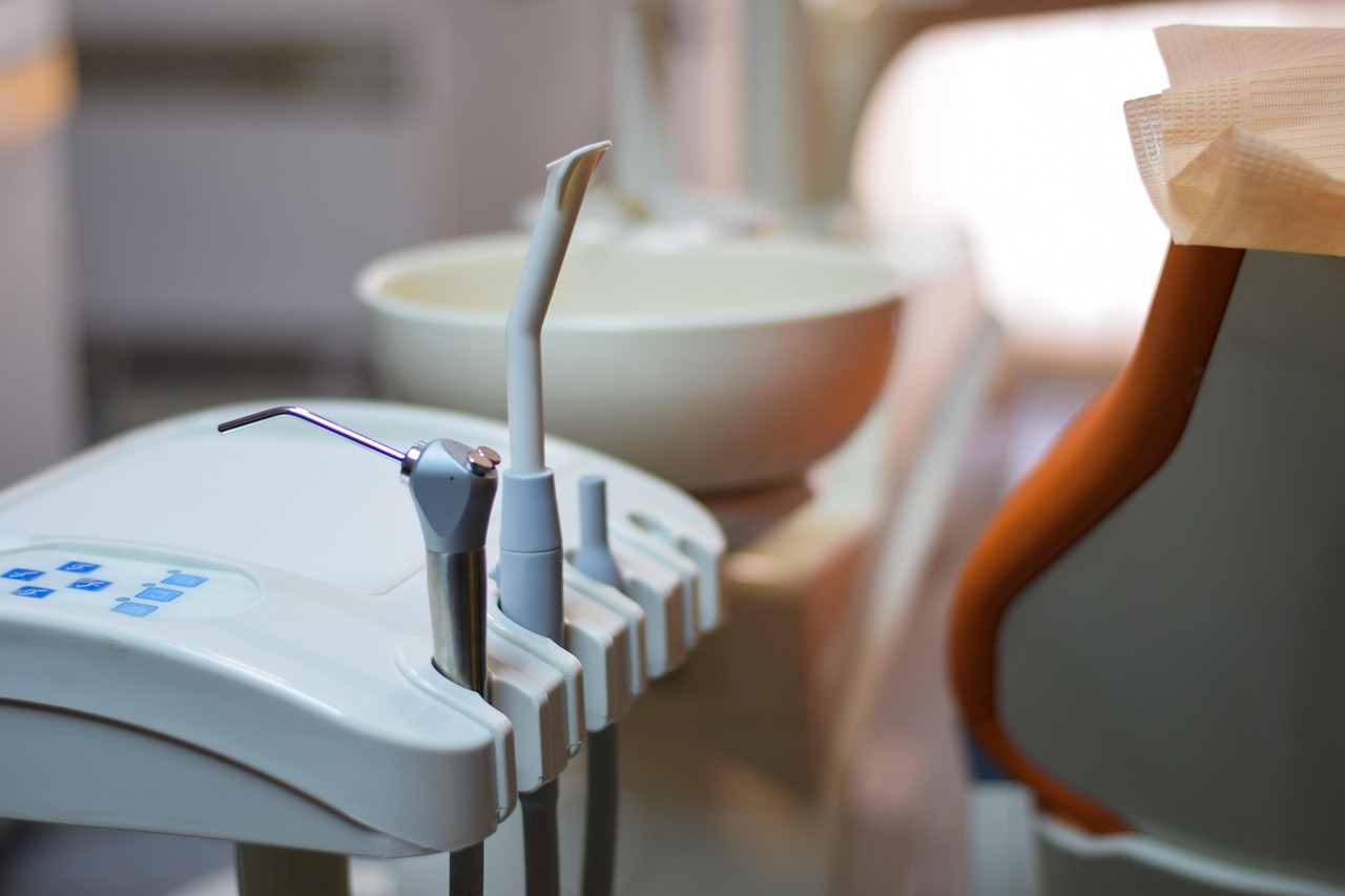 Choosing Top Dentist Coral Springs: Services & Oral Health Tips