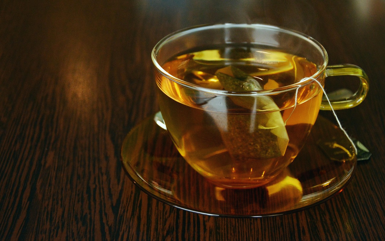 Comprehensive Guide: Crafting Healthful Herbal Tea Blends